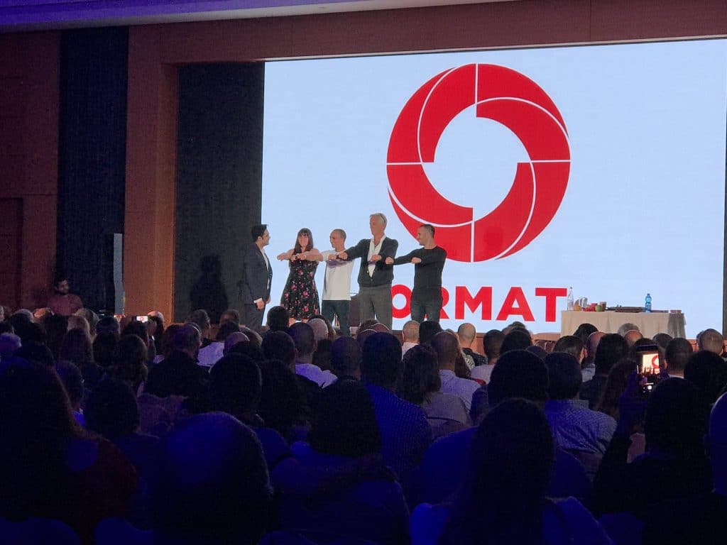 מרום מור אמן חושים באירוע של חברת אורמת