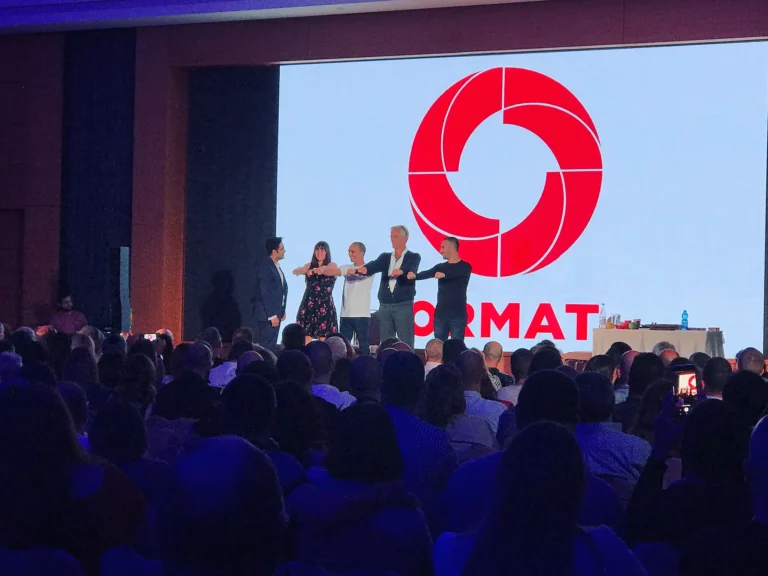 מופע בכנס עסקי של Ormat