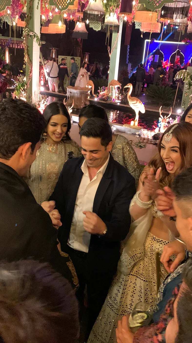 מרום מור, חגיגה ב־Raffles Udaipur